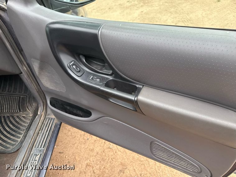 image for item DZ8709 2000 Ford Ranger SuperCab pickup truck