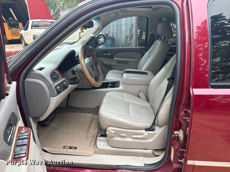 image for item DZ8710 2011 Chevrolet Tahoe SUV