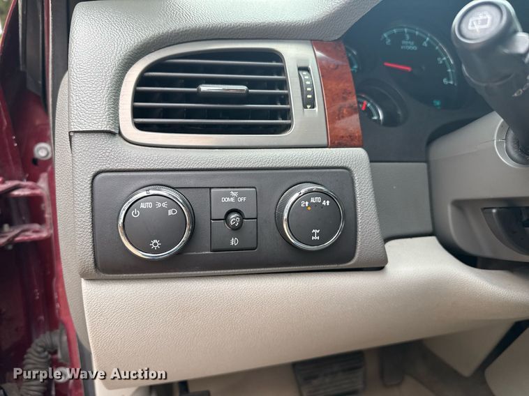 image for item DZ8710 2011 Chevrolet Tahoe SUV