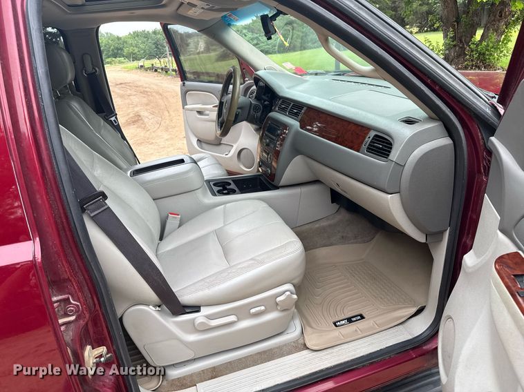 image for item DZ8710 2011 Chevrolet Tahoe SUV