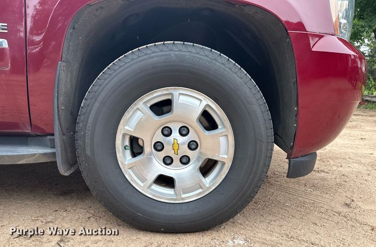 image for item DZ8710 2011 Chevrolet Tahoe SUV