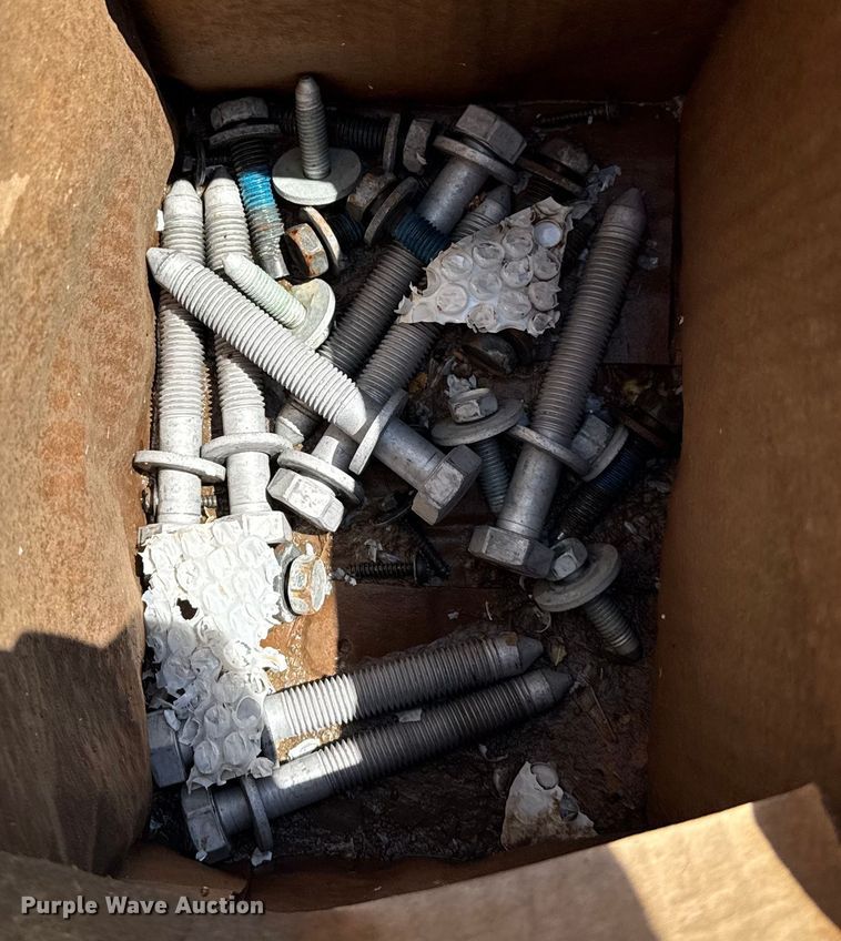 image for item DZ8716 Pickup truck bed