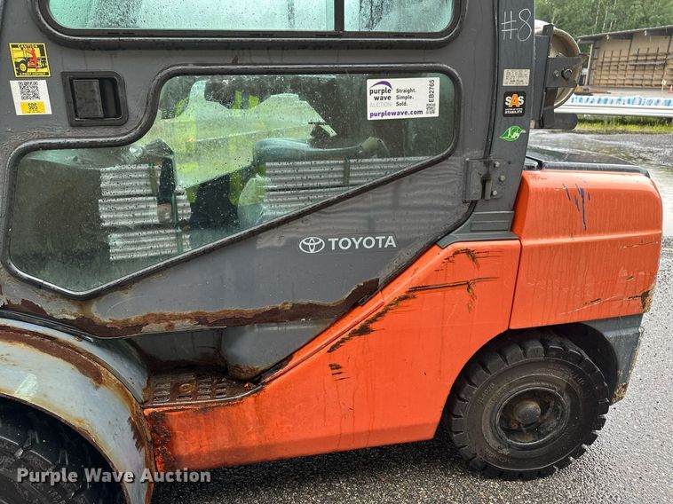 image for item EB2765 2015 Toyota 8FGU32 forklift