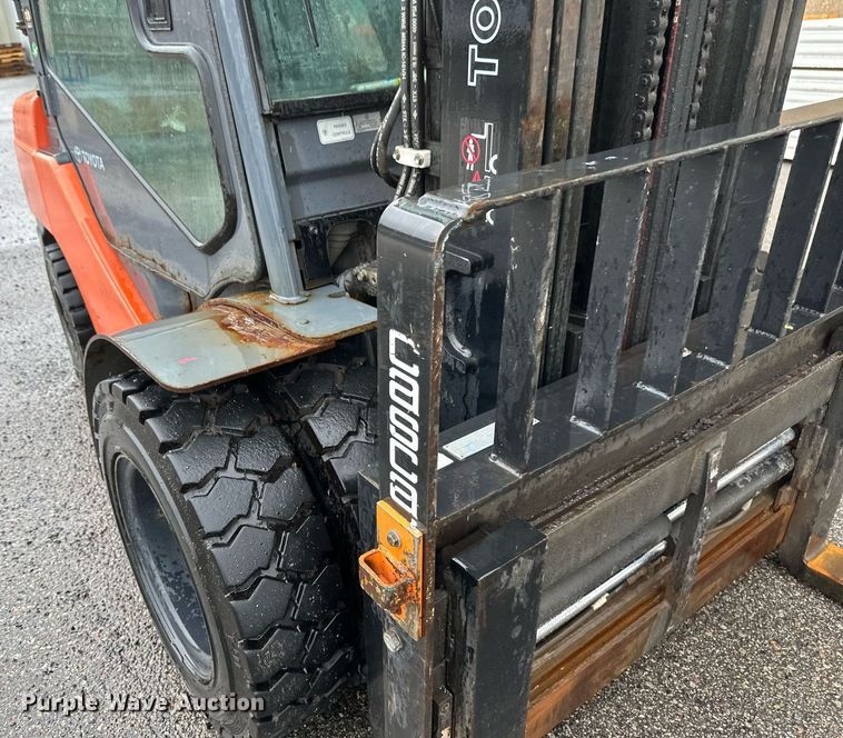 image for item EB2765 2015 Toyota 8FGU32 forklift