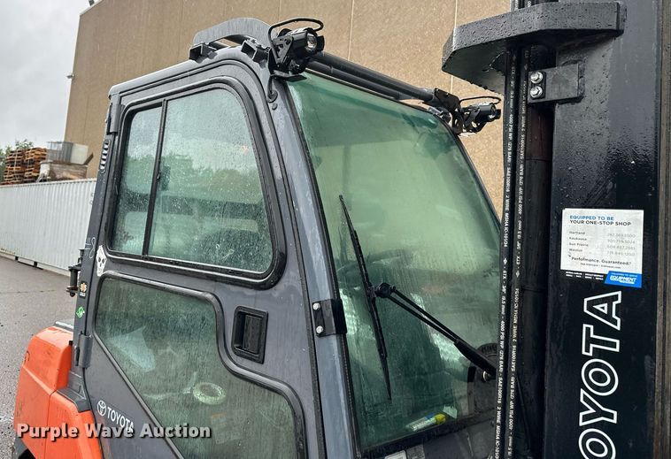 image for item EB2765 2015 Toyota 8FGU32 forklift