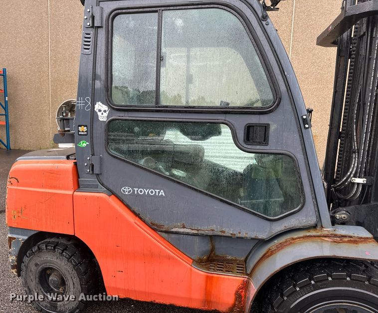 image for item EB2765 2015 Toyota 8FGU32 forklift
