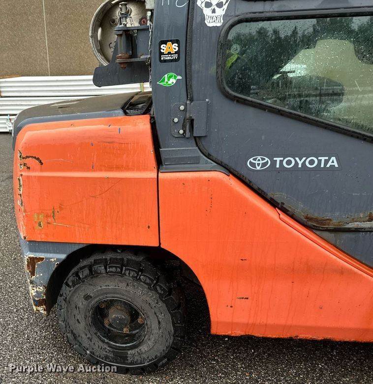 image for item EB2765 2015 Toyota 8FGU32 forklift