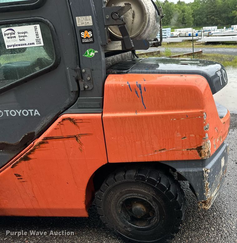 image for item EB2765 2015 Toyota 8FGU32 forklift