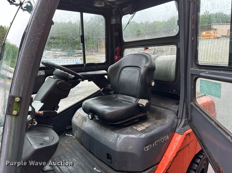 image for item EB2765 2015 Toyota 8FGU32 forklift