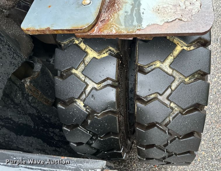 image for item EB2765 2015 Toyota 8FGU32 forklift