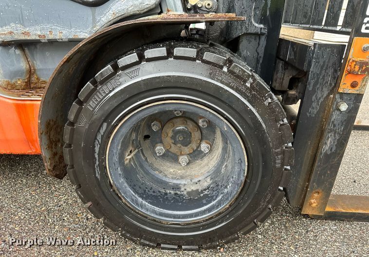 image for item EB2765 2015 Toyota 8FGU32 forklift