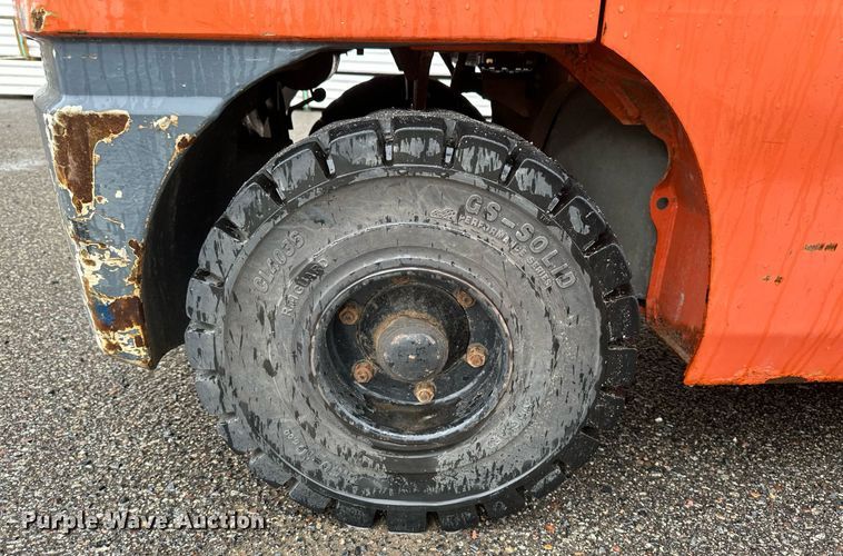 image for item EB2765 2015 Toyota 8FGU32 forklift