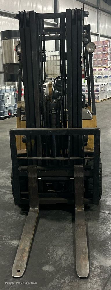 MONTACARGAS CATERPILLAR GP18
