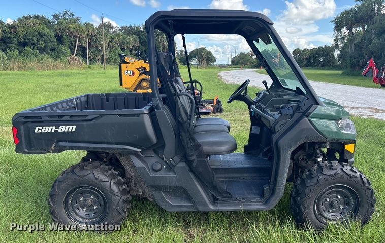 image for item EC3709 2023 Can-am Defender HD7 utility vehicle