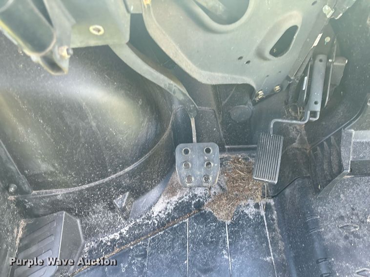 image for item EC3709 2023 Can-am Defender HD7 utility vehicle