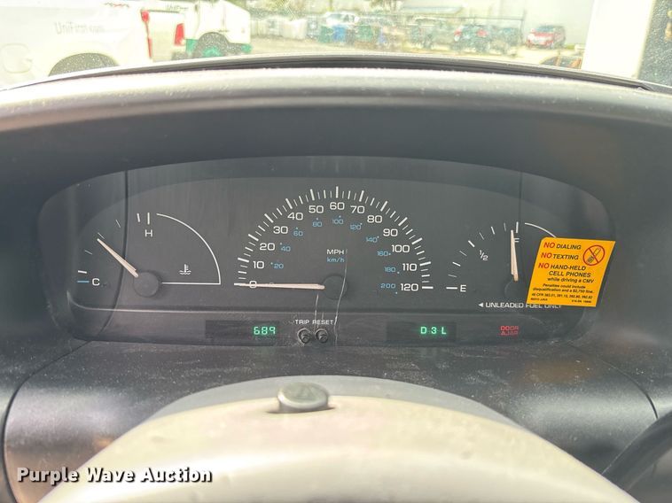 image for item EC3730 2000 Dodge Caravan van