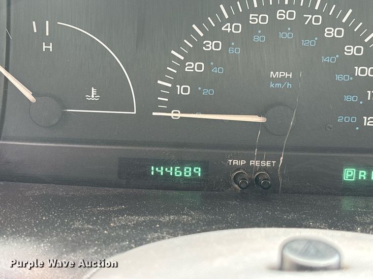 image for item EC3730 2000 Dodge Caravan van