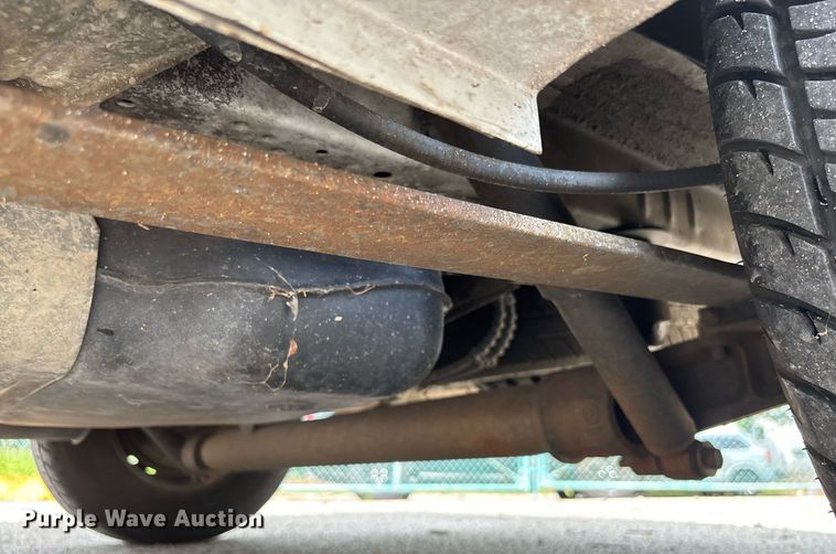 image for item EC3730 2000 Dodge Caravan van