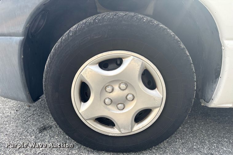 image for item EC3730 2000 Dodge Caravan van