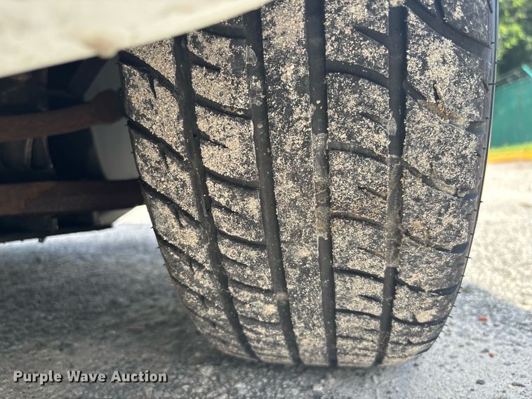 image for item EC3730 2000 Dodge Caravan van