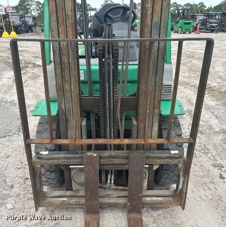 image for item EC3742 2011 Komatsu FG25T-16 forklift