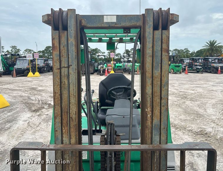 image for item EC3742 2011 Komatsu FG25T-16 forklift