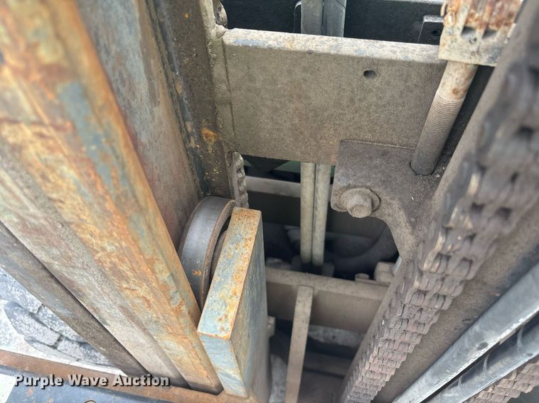 image for item EC3742 2011 Komatsu FG25T-16 forklift