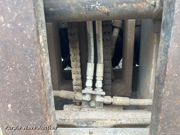 image for item EC3742 2011 Komatsu FG25T-16 forklift