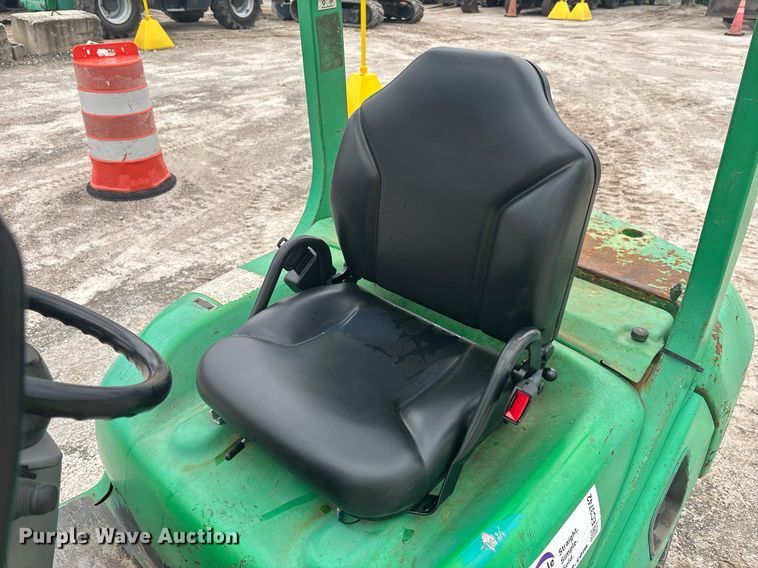 image for item EC3742 2011 Komatsu FG25T-16 forklift