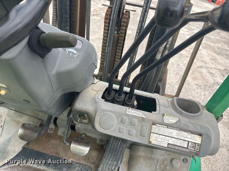 image for item EC3742 2011 Komatsu FG25T-16 forklift