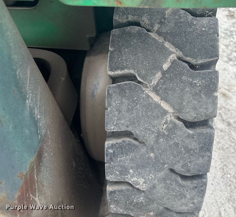 image for item EC3742 2011 Komatsu FG25T-16 forklift