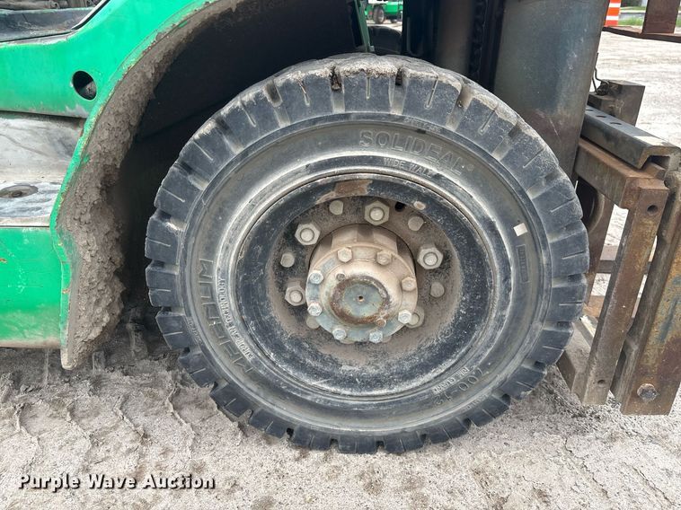 image for item EC3742 2011 Komatsu FG25T-16 forklift