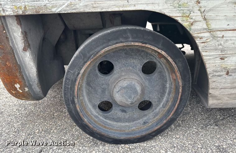 image for item EC3745 2015 Nissan AF35 forklift