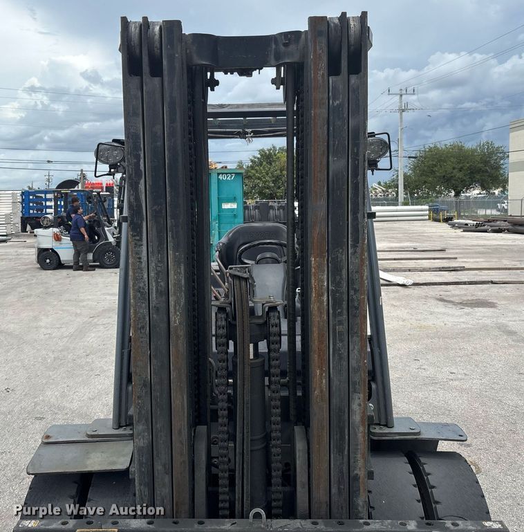 image for item EC3746 2015 Toyota 8FD40U forklift