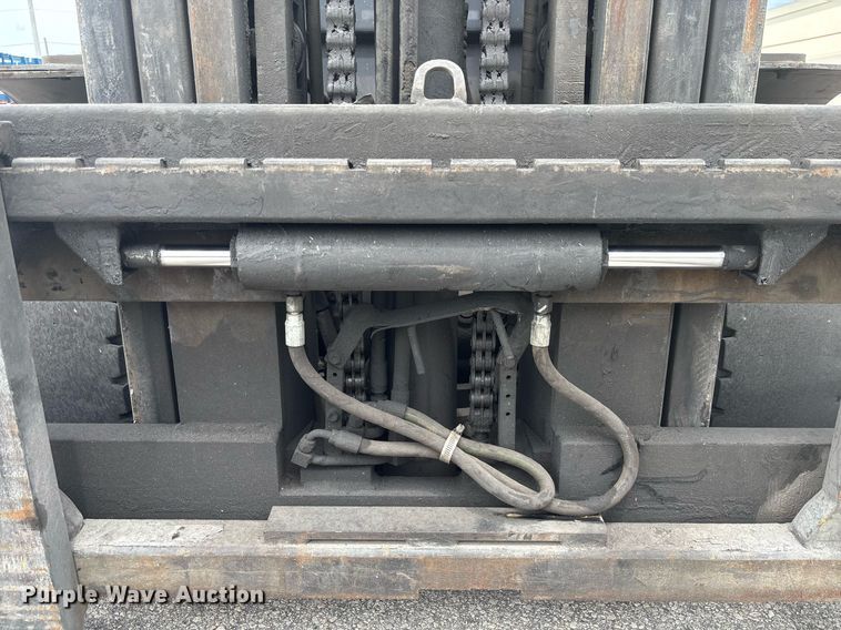 image for item EC3746 2015 Toyota 8FD40U forklift