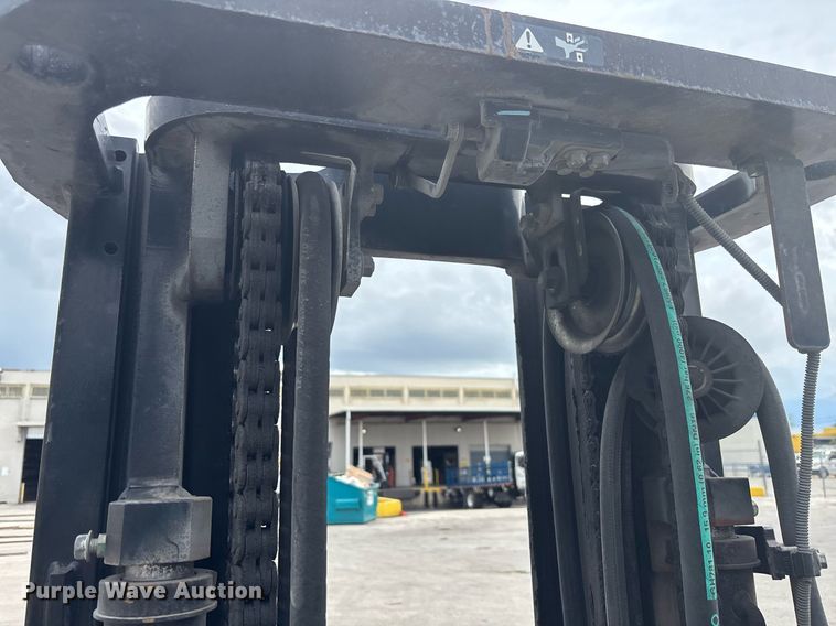 image for item EC3746 2015 Toyota 8FD40U forklift