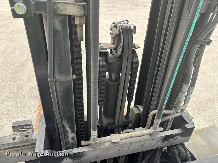 image for item EC3746 2015 Toyota 8FD40U forklift