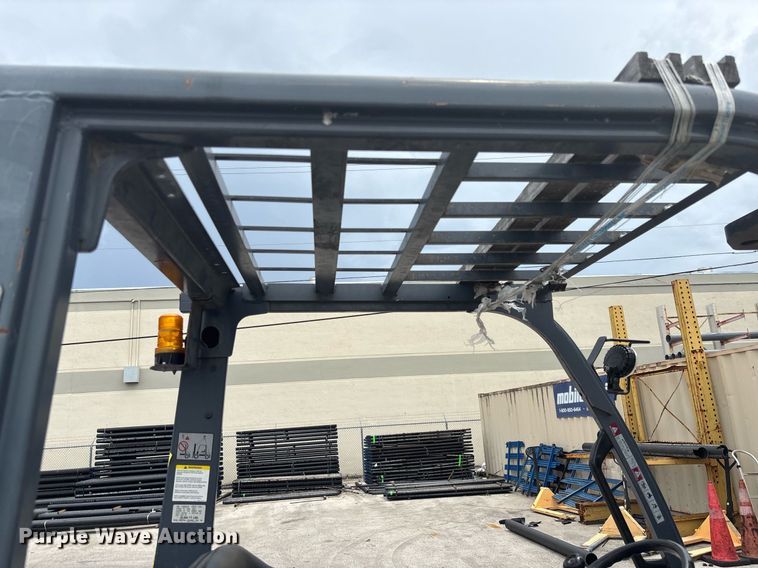 image for item EC3746 2015 Toyota 8FD40U forklift