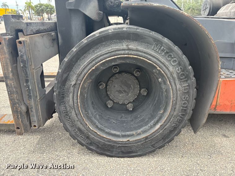 image for item EC3746 2015 Toyota 8FD40U forklift