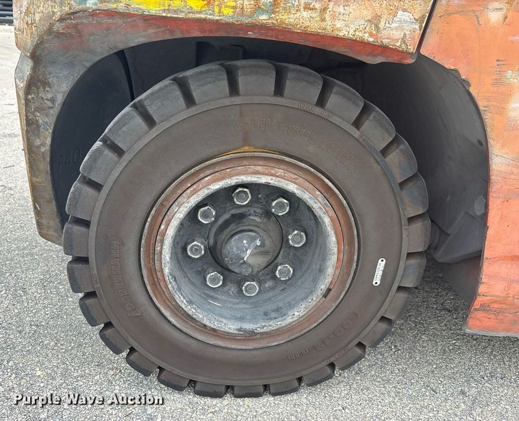 image for item EC3746 2015 Toyota 8FD40U forklift