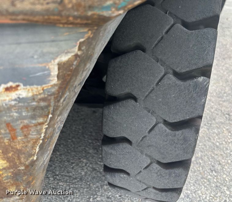 image for item EC3746 2015 Toyota 8FD40U forklift