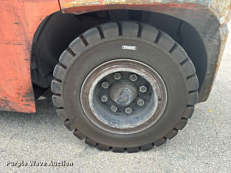 image for item EC3746 2015 Toyota 8FD40U forklift