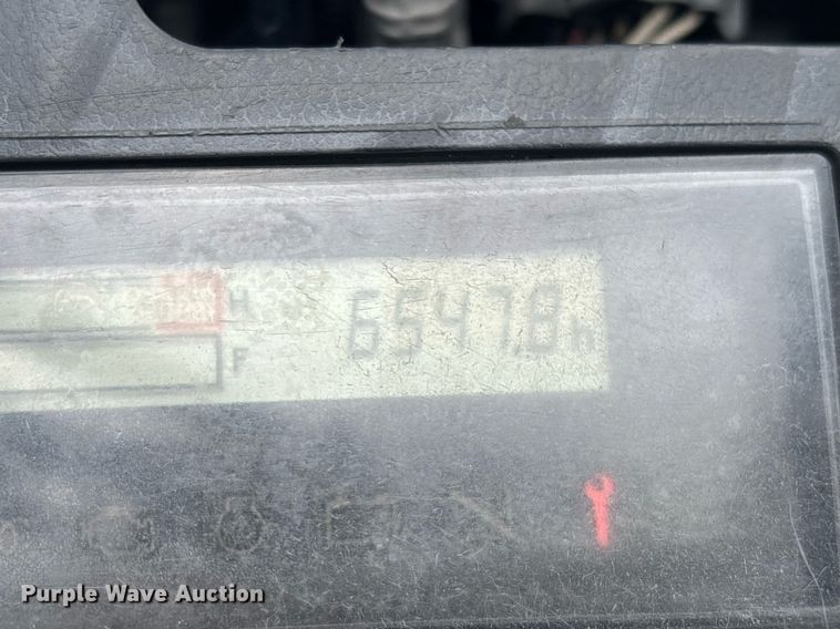 image for item EC3746 2015 Toyota 8FD40U forklift