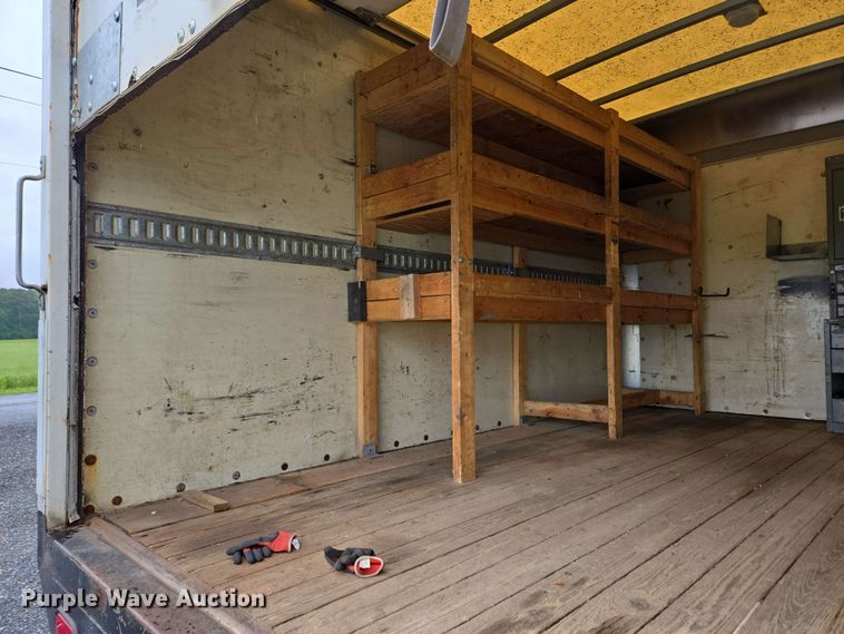 image for item EC4246 2011 Chevrolet Express 3500 box truck