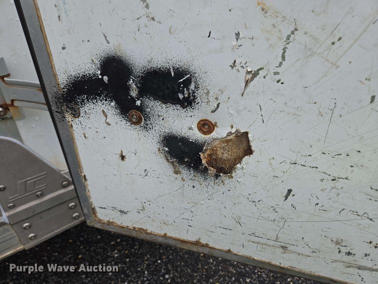 image for item EC4246 2011 Chevrolet Express 3500 box truck