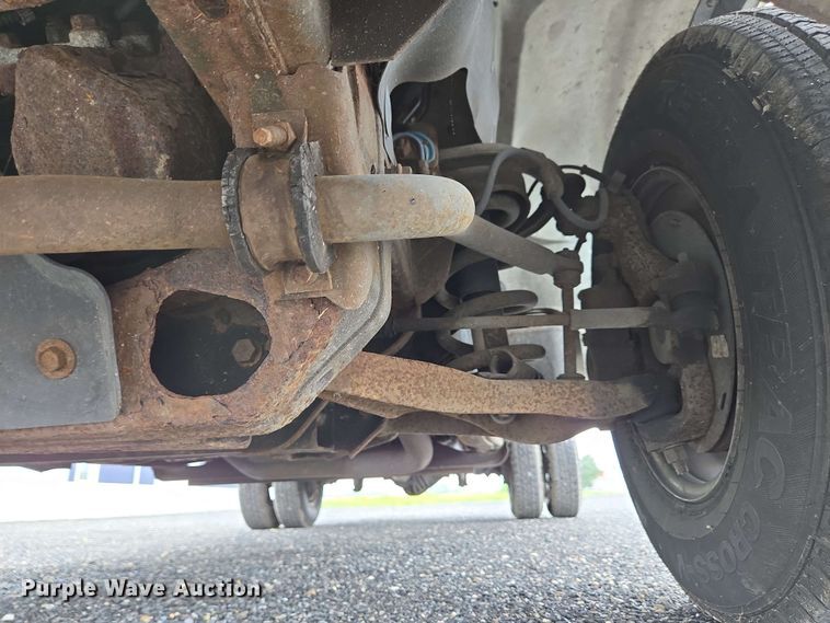 image for item EC4246 2011 Chevrolet Express 3500 box truck