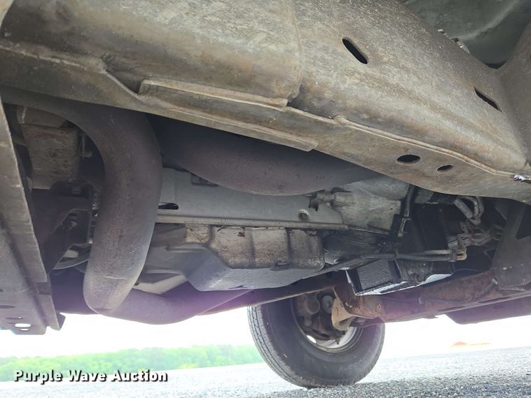 image for item EC4246 2011 Chevrolet Express 3500 box truck