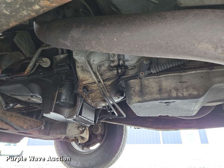 image for item EC4246 2011 Chevrolet Express 3500 box truck