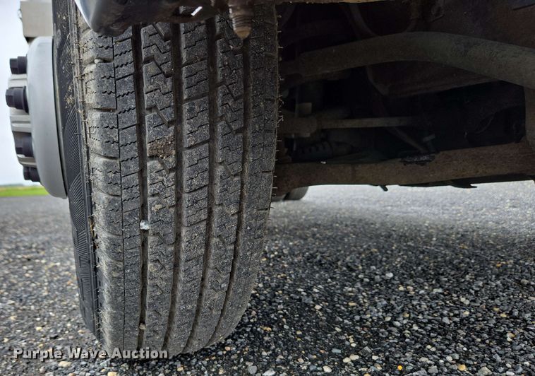 image for item EC4246 2011 Chevrolet Express 3500 box truck