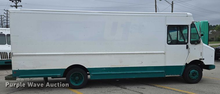 image for item EC4291 2011 Workhorse W62 delivery truck